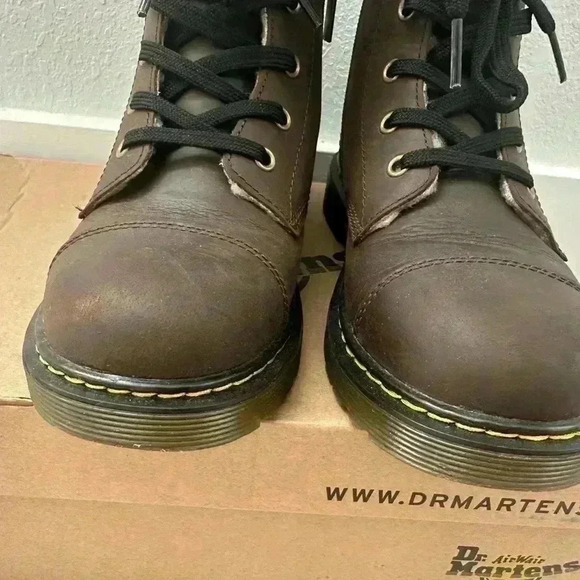 Dr. Martens woman’s dark brown airwair boots size 5 - Picture 11 of 12
